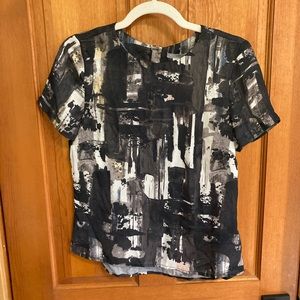H&M grey and black short sleeve blouse.